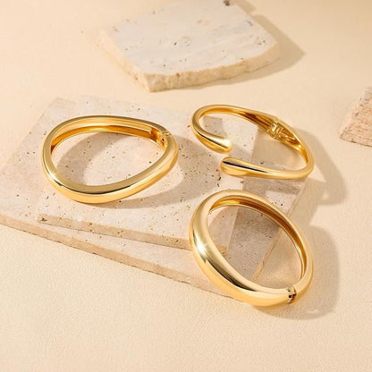 Amara™ - Sculpted Gold Bracelet Set (3-Piece) - TZ